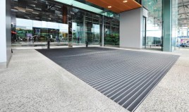 Aluprofilmatten mit hochwertigen Gummifüßen als Trittschalldämmung – Top Clean STABIL